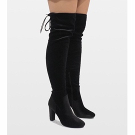 Černé velurové boty na sloupku E-4902 černý 1