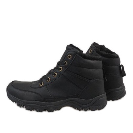 Černé izolované sněhové boty od GT-9578 černá 3