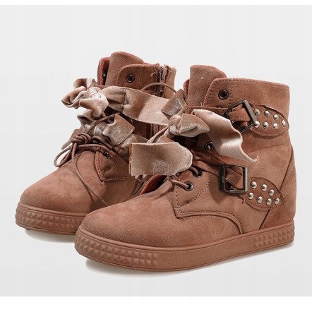 Růžové úšklebky na klínu A-79 růžový 2