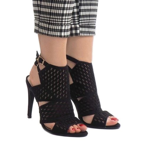 Černé prolamované boty 238-5 černý 1