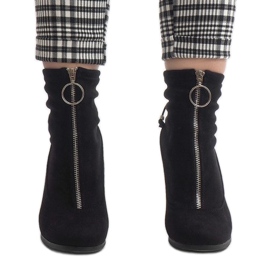 Černé semišové kotníkové boty na sloupku C-7179 černá 2