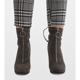 Zelené semišové kotníkové boty na sloupku C-7179 zelená 1