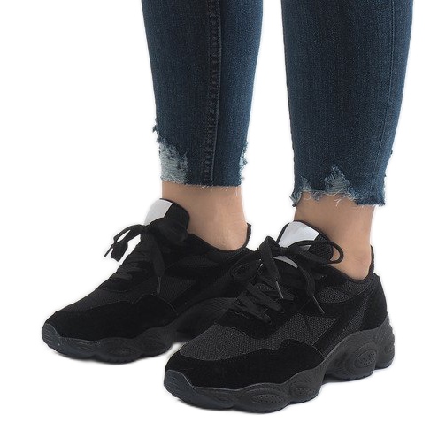 Černá sportovní obuv E-102 1