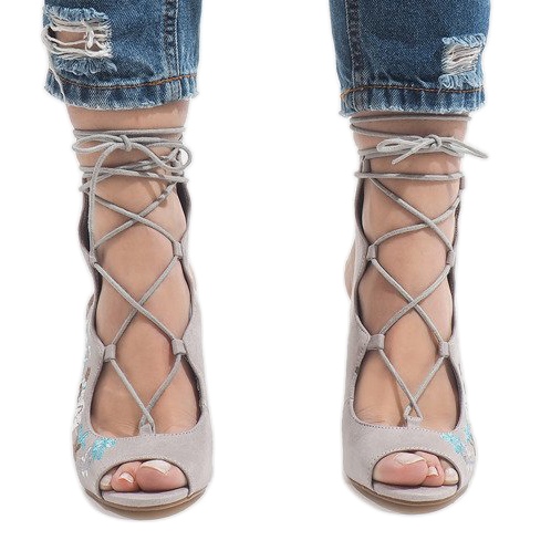 Šedé otevřené kozačky na sloupku 1610-223 šedá 2