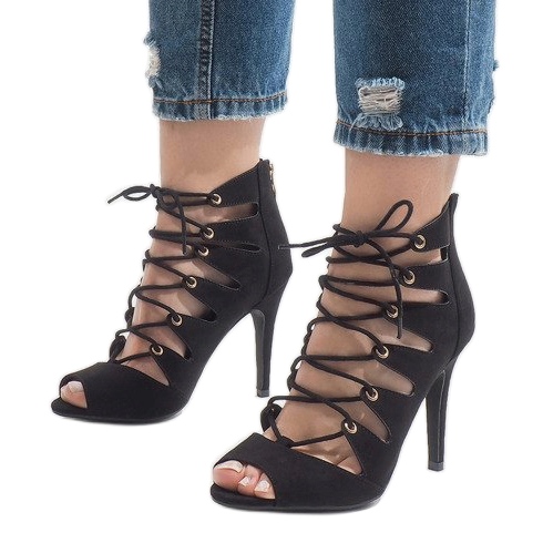 Černé otevřené kozačky na vysokém podpatku 9095-83A černá 1 Černé otevřené kozačky na vysokém podpatku 9095-83A černá 1