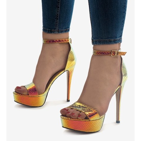 Zlaté sandály duhové podpatky 8338-19 zlatý 1