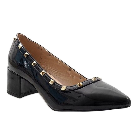 Černé lakované lodičky na sloupku X-70 černá 1