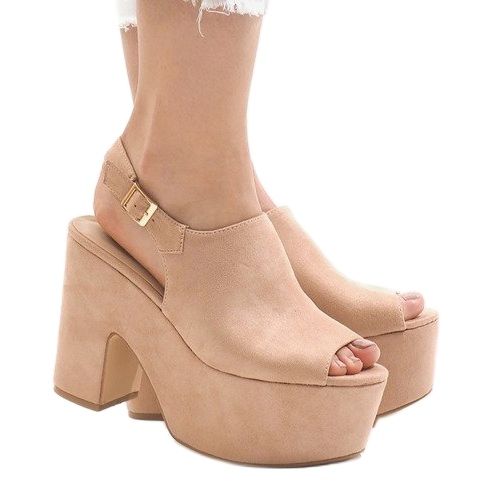 Růžové sandály na masivním bloku 8263CA růžový 2 Růžové sandály na masivním bloku 8263CA růžový 2