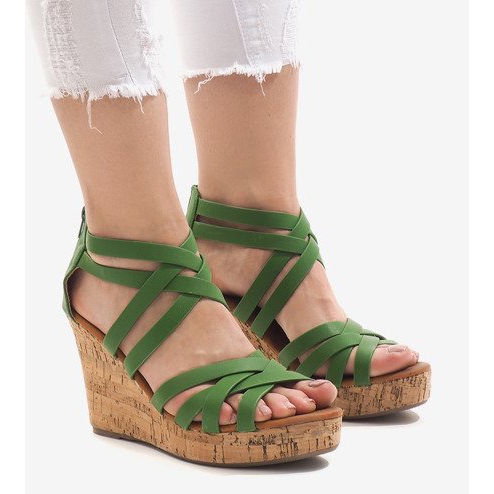Zelené klínové sandály P2424A-47 zelená 1 Zelené klínové sandály P2424A-47 zelená 1