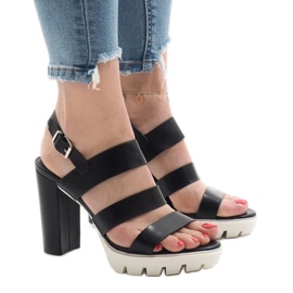 Černé sandály na sloupku HP-27 černá 1