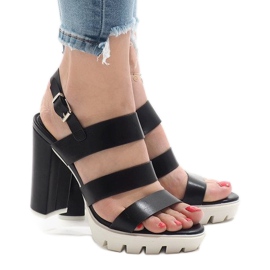 Černé sandály na sloupku HP-27 černá 2