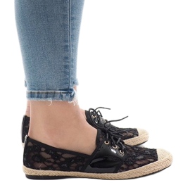 Černé prolamované jazzové boty YW-888 černá 1