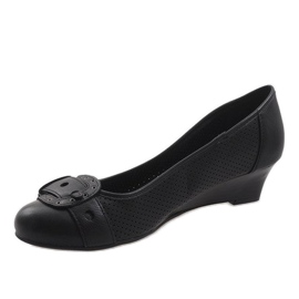 Černé lodičky na klínku TR22-4 černá 1