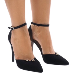 Černé lodičky na čepu M1L3223-13 černá 1 Černé lodičky na čepu M1L3223-13 černá 1