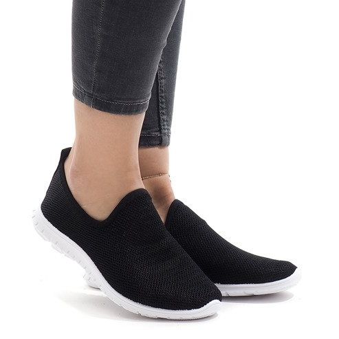 Černá sportovní obuv 909-17 1