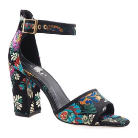 Černé sandály na sloupku 77-14 černá 1 Černé sandály na sloupku 77-14 černá 1