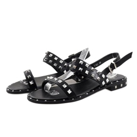 Černé sandály s cvočky C123 černá 3