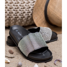 Bestelle Gumové pantofle s krychlovým zirkonem černá 1