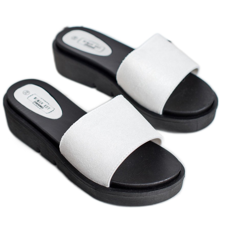 SHELOVET Sandály na klínku bílý 1