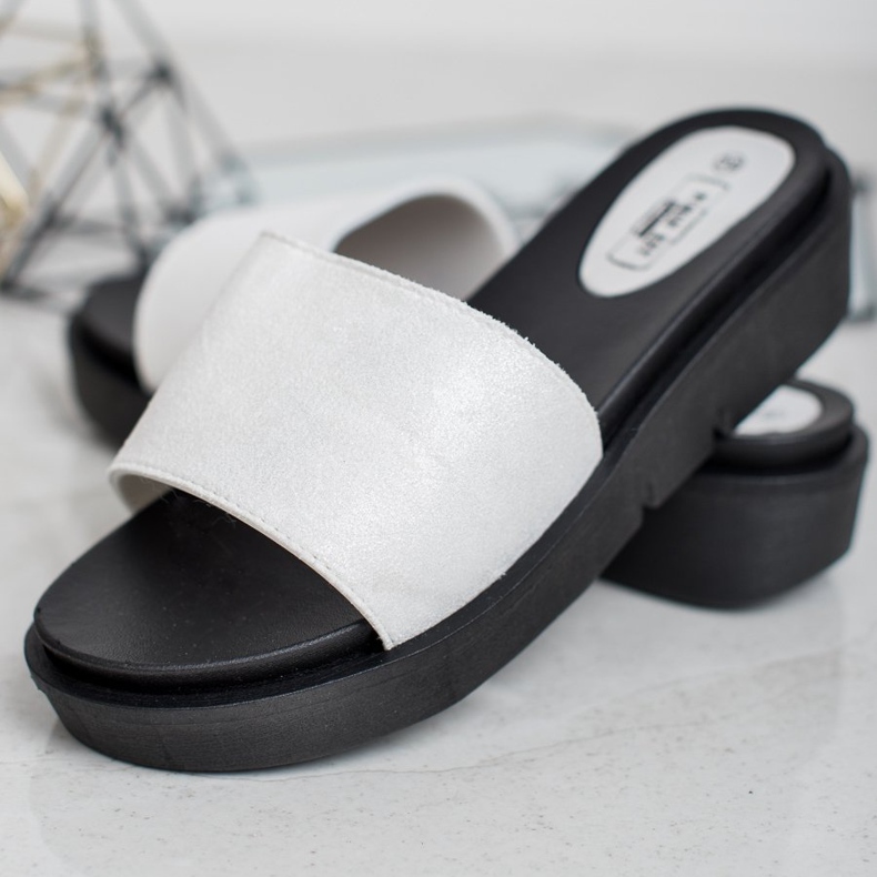 SHELOVET Sandály na klínku bílý 2