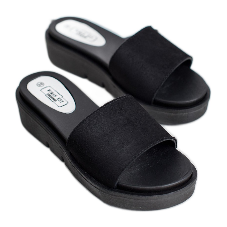 SHELOVET Sandály na klínku černá 2