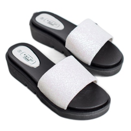 SHELOVET Gumové klínové pantofle bílý 1