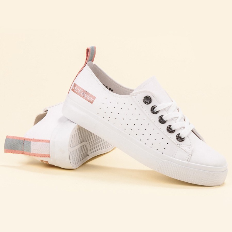 Bílé boty MCKEYLOR bílý 1