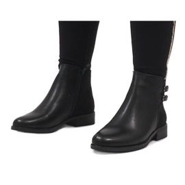 Ideal Shoes Černé elegantní boty C-7200 černý 1
