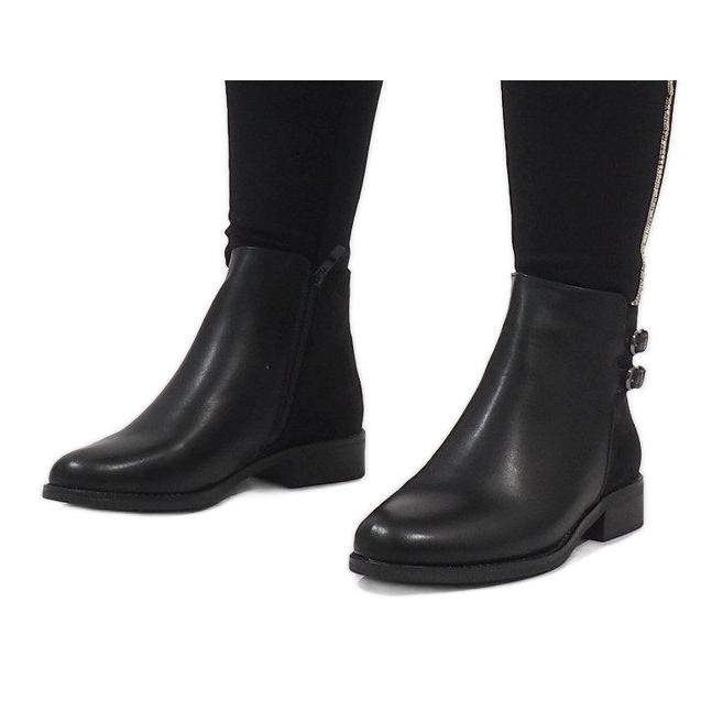 Ideal Shoes Černé elegantní boty C-7200 černý 1