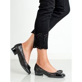 Kylie Lodičky na plochém podpatku černý 2