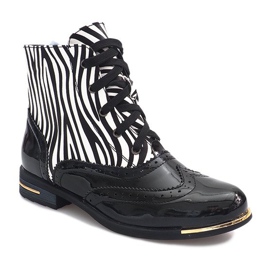 Černá bota Zebra 6722-1 bílý 1