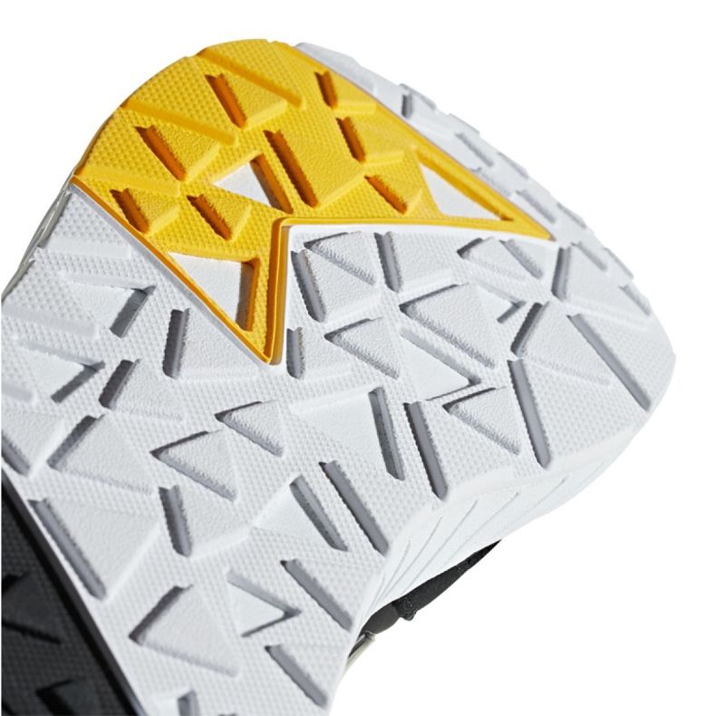 Boty Adidas Questarstrike Mid M G25773 černá 2