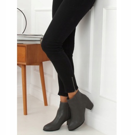 Klasické šedé vysoké podpatky 77-71 šedá 2 Klasické šedé vysoké podpatky 77-71 šedá 2