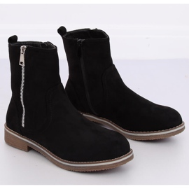 Černé dámské ploché kozačky 0-255 Black černá 1