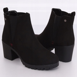 Černé kozačky na širokých podpatcích W373 Black černý 2