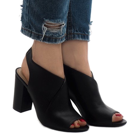 Černé boty otevřené na sloupku 0280-86 černá 2 Černé boty otevřené na sloupku 0280-86 černá 2