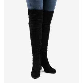 Černé semišové boty na izolovaném sloupku R18-17 černá 2 Černé semišové boty na izolovaném sloupku R18-17 černá 2