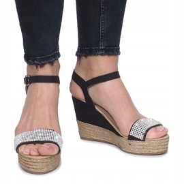 Černé sandály na jemné klínové patě Diamond Shine černá 1