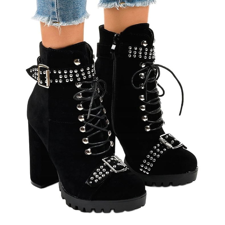 Černé semišové kotníkové boty na sloupku LS5071 černá 1