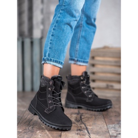 MCKEYLOR Black Trappers černá 2