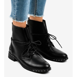 Černé ploché šněrovací boty A-251 černý 1