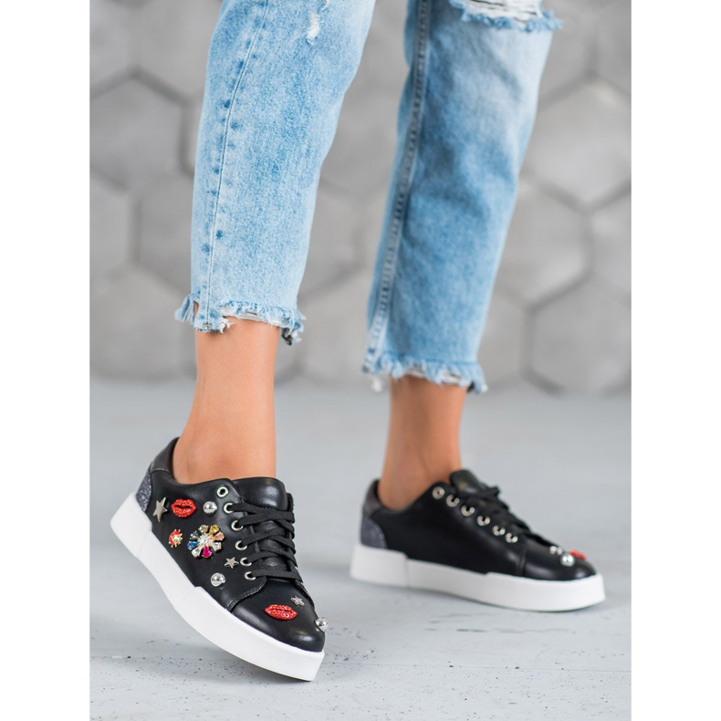 Bestelle Sportovní obuv s nášivkami černá 1