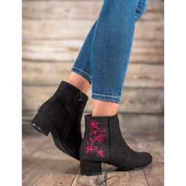 Small Swan Boty s aplikací černá 1