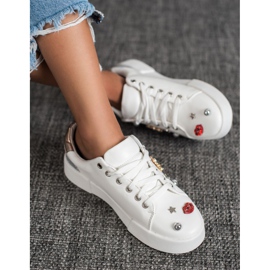 Bestelle Sportovní obuv s nášivkami bílý 1