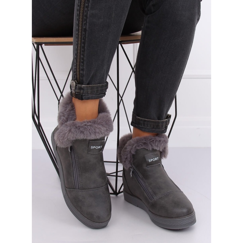 Šedé kotníkové tenisky s kožešinou W19-29 Grey šedá 1 Šedé kotníkové tenisky s kožešinou W19-29 Grey šedá 1