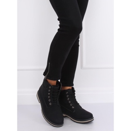 Černé izolované dřevěné boty W19-42 černé černá 2 Černé izolované dřevěné boty W19-42 černé černá 2