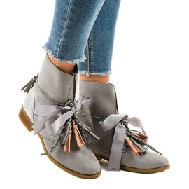 Šedé ploché boty svázané třásněmi A-226 šedá 2