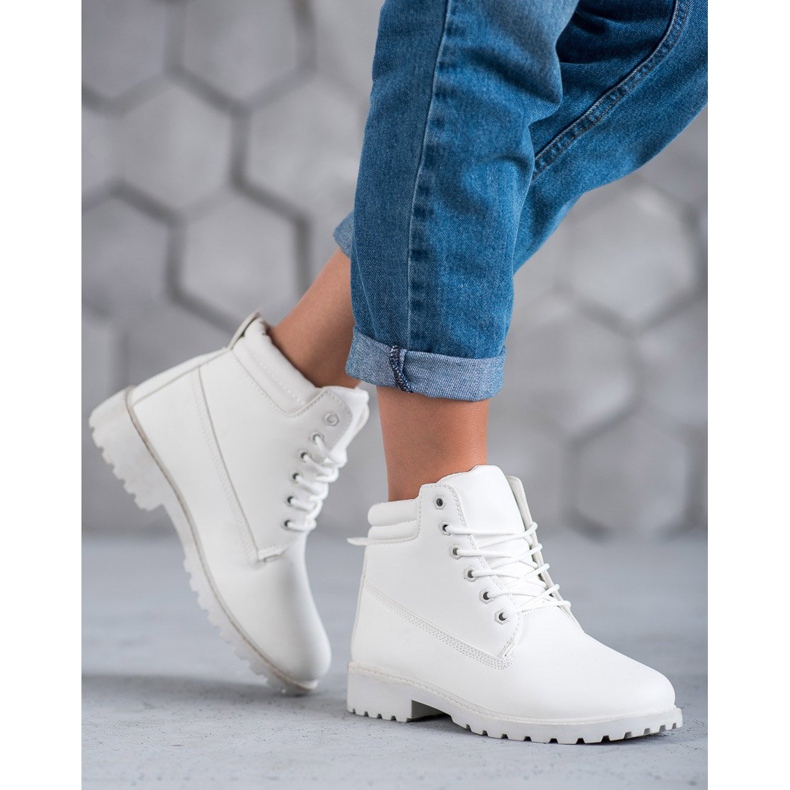 Marquiz Bílí lovci bílý 1