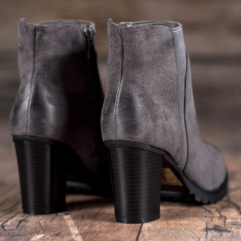 S. BARSKI Šedé dámské kozačky šedá 1