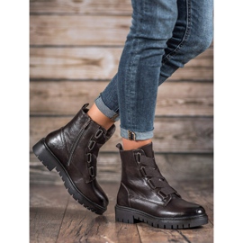 M.Daszyński Hnědí dělníci hnědý 2